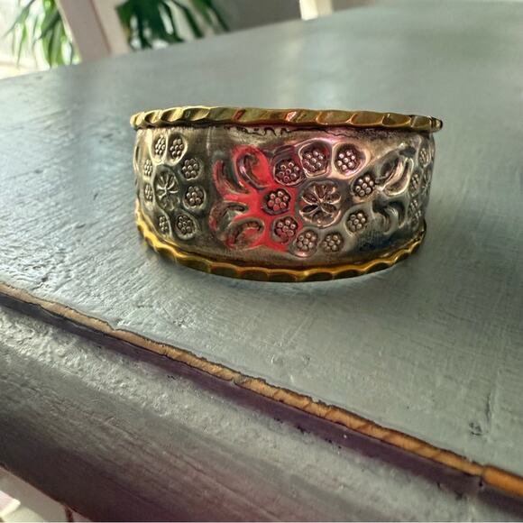 925 Sterling Silver Mexico Etched Flowers Cuff Bracelet - Picture 11 of 13